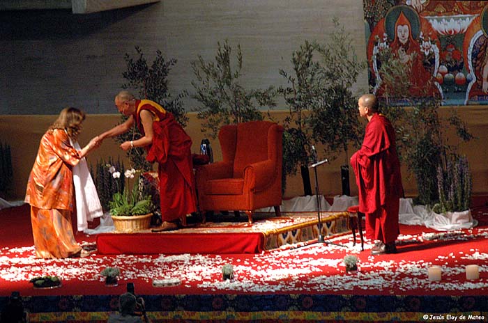 Dalai Lama Maria del Mar Bonet / Eloy de Mateo