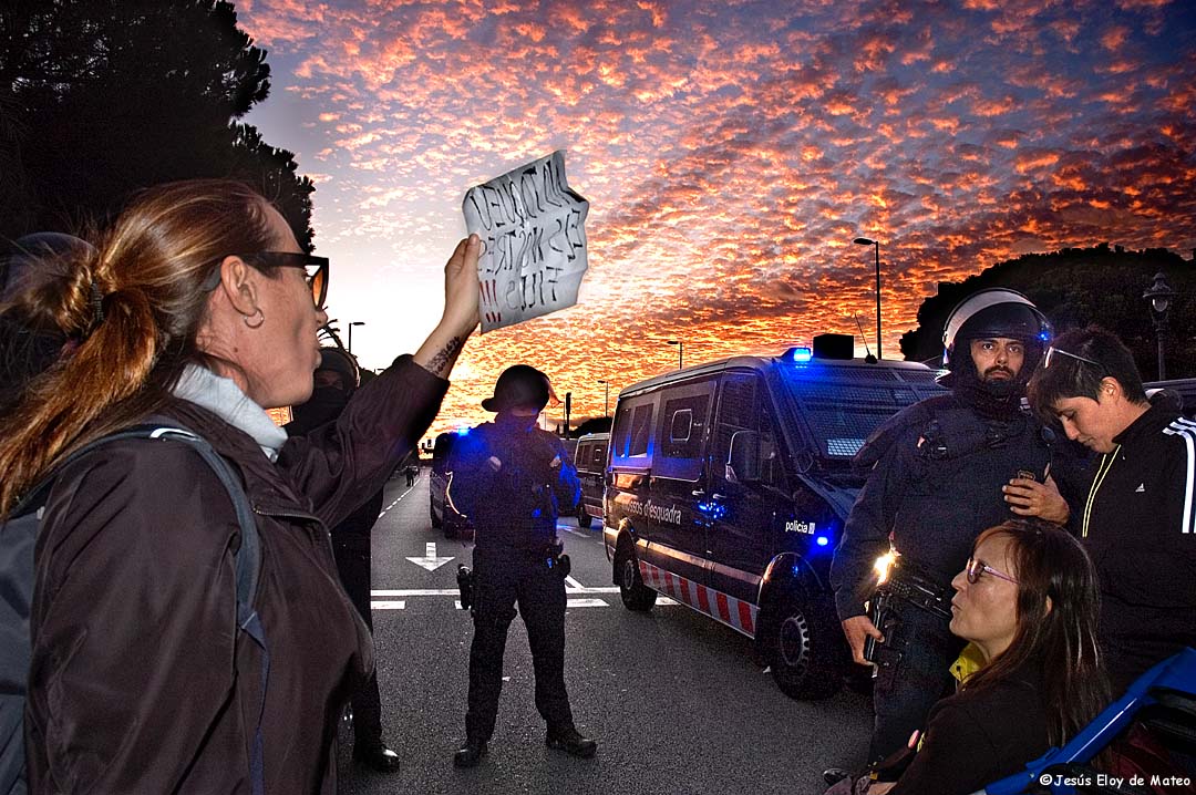 Protesta contra el Rey / Eloy de Mateo