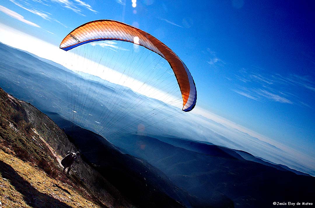 Vuelo sin motor Parapente / Eloy de Mateo